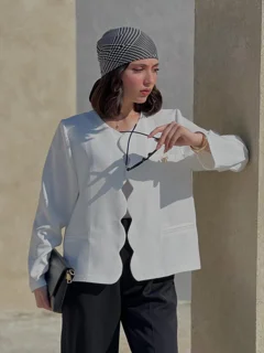 کت پاپیون زنانه از جنس کرپ کجراه با جلوی لایه کشی شده، فری سایز ۳۶ تا ۴۲